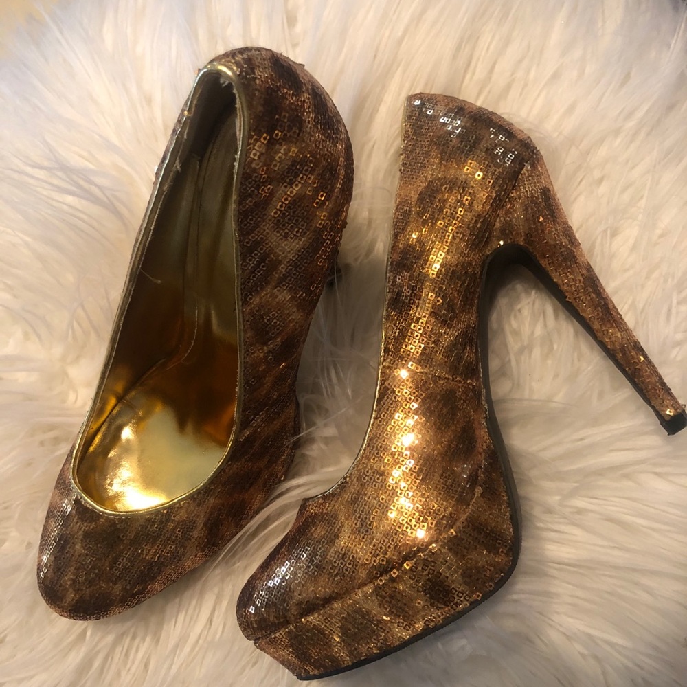 JustFab gold leopard print 😍sequins high heels 🥰 size 10